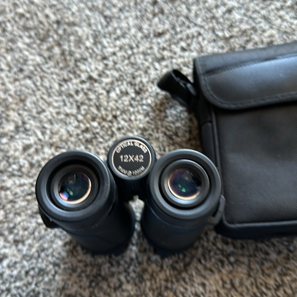 Cayzor Binoculars- 12X42 - 114M @ 1000M - Picture 3 of 3